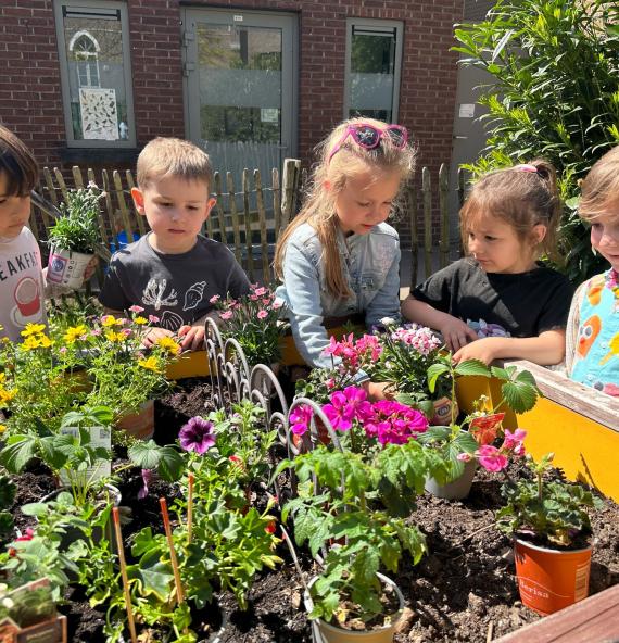 School in ‘t groen, <span>aan de stadsrand</span>